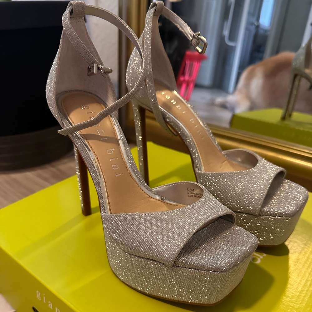 Gianni Bini size 6.5 used one time